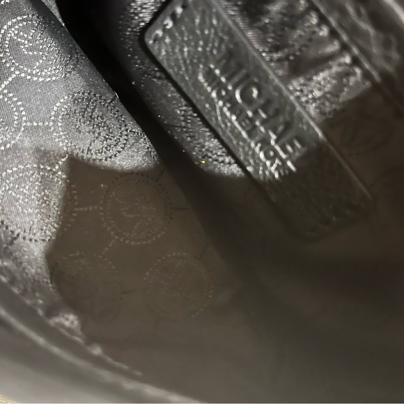 Micheal Kors small pebbled leather black crossbody - Picture 14 of 15